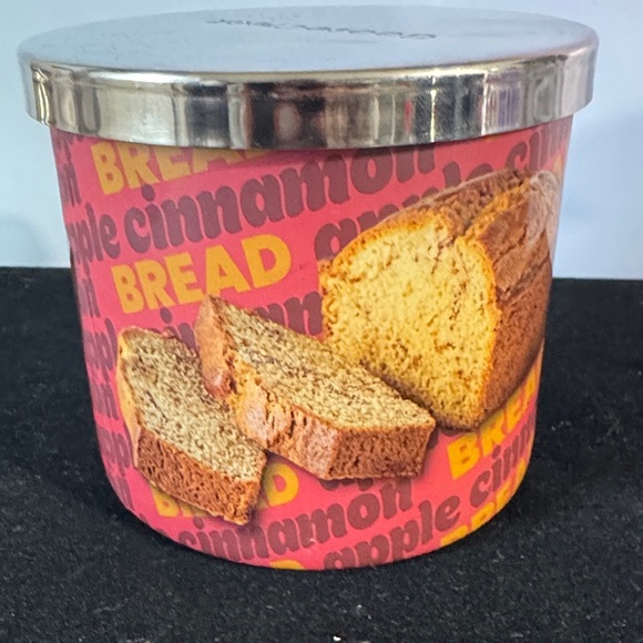 Goose Creek -Pillsbury -Apple Cinnamon Bread three wick Candle 14.5 OZ - Picture 2 of 7